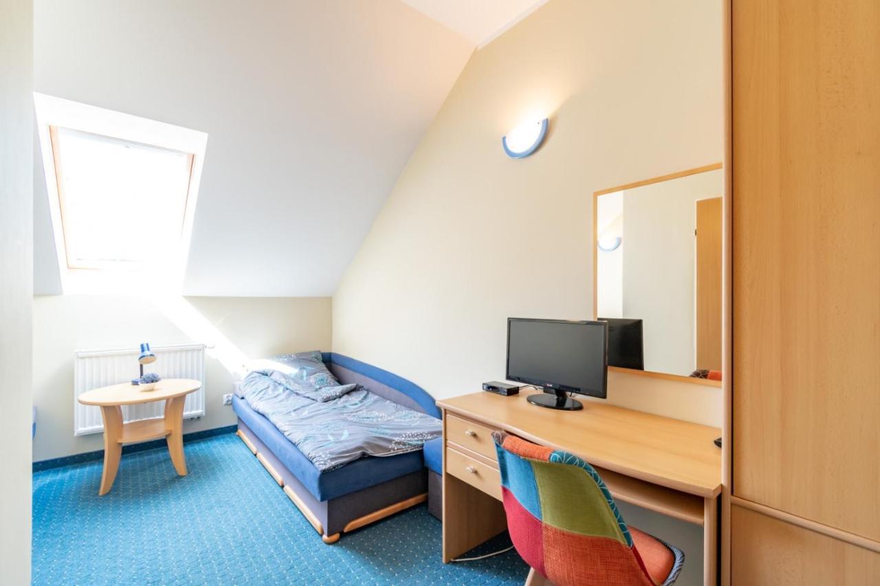 Hotel Pod Platanem Rowy  Zewnętrze zdjęcie